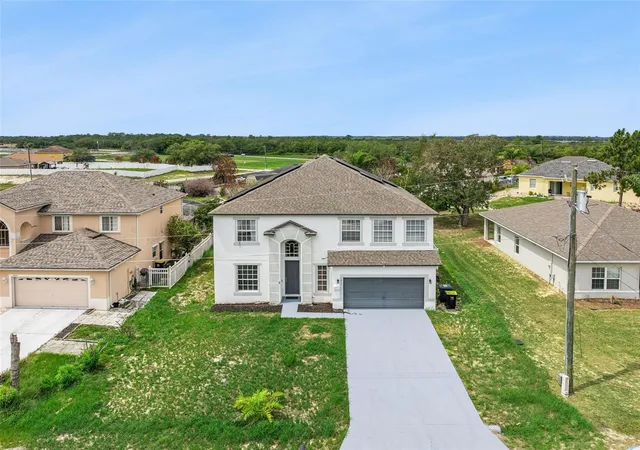 Photo 3 of Single family home for sale at 1853 Superior Ct, Kissimmee, FL 34759 | MLS# O6412910 | Listing updated on 2026-08-25
