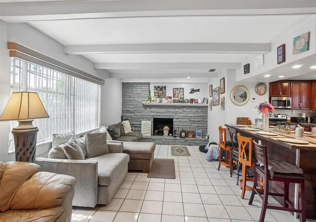 3rd image of 3495 Oak St, Dunedin, FL 34698 | MLS# TB8514763