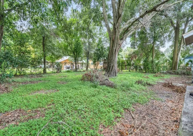 3rd image of 3003 Cord St, Tampa, FL 33605 | MLS# TB8514765