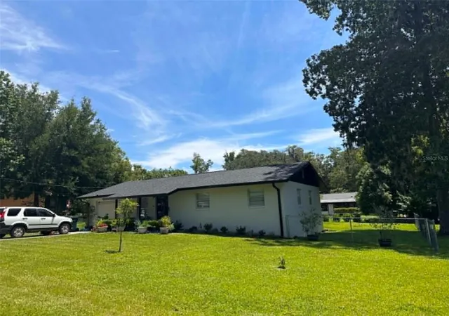 Photo 2 of Sale Pending at 745 Se 29th Avenue, Ocala, FL 34471 | MLS# OM725845 | Listing updated on 2026-08-29