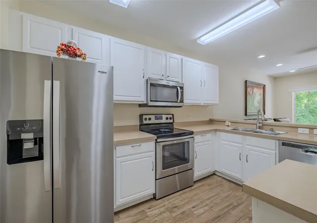 5th image of 15911 Fishhawk View Dr, Lithia, FL 33547 | MLS# TB8514768