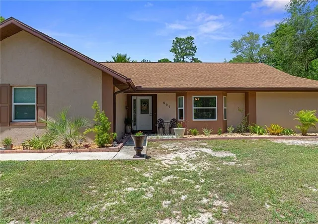 Photo 3 of Single family home for sale at 807 W National St, Hernando, FL 34442 | MLS# TB8514776 | Listing updated on 2026-08-11