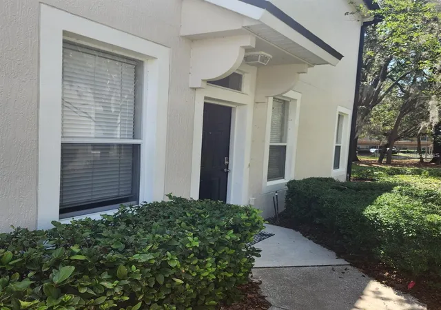 Photo 3 of Townhouse for sale at 6080 Twain St #106, Orlando, FL 32835 | MLS# S5151075 | Listing updated on 2026-08-20
