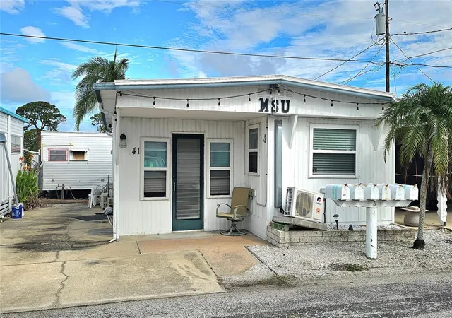 Homes for sale in Bradenton, FL | 41 2nd St, Bradenton, FL 34210 | MLS# A4695659