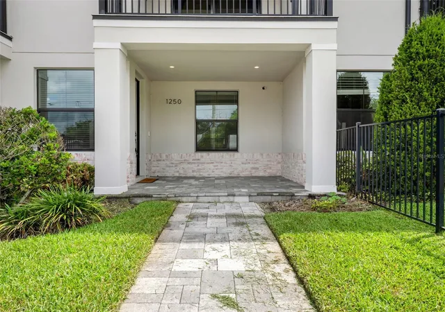 Photo 3 of Townhouse for sale at 1250 Formosa Ave, Winter Park, FL 32789 | MLS# O6412954 | Listing updated on 2026-10-05