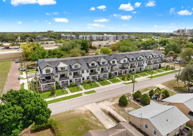 Photo 3 of Townhouse for sale at 1250 Formosa Ave, Winter Park, FL 32789 | MLS# O6412954 | Listing updated on 2026-10-27
