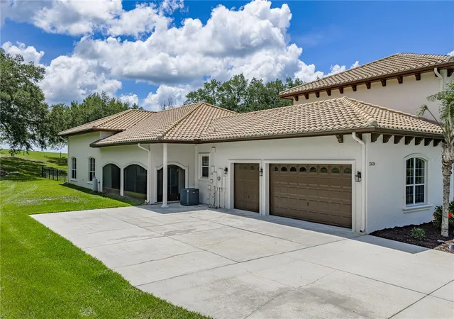 Homes for sale in Dade City, FL | 37624 Sky Ridge Cir, Dade City, FL 33525 | MLS# TB8514797