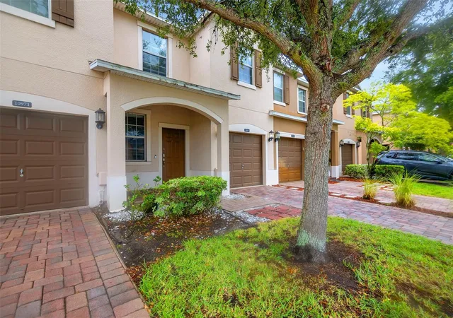 Photo 3 of Townhouse for sale at 10975 Savannah Landing Cir, Orlando, FL 32832 | MLS# O6412961 | Listing updated on 2026-09-14