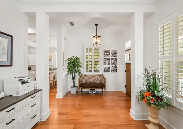 Photo 3 of Single family home for sale at 925 Easley Ave, Winter Garden, FL 34787 | MLS# O6412977 | Listing updated on 2026-10-08