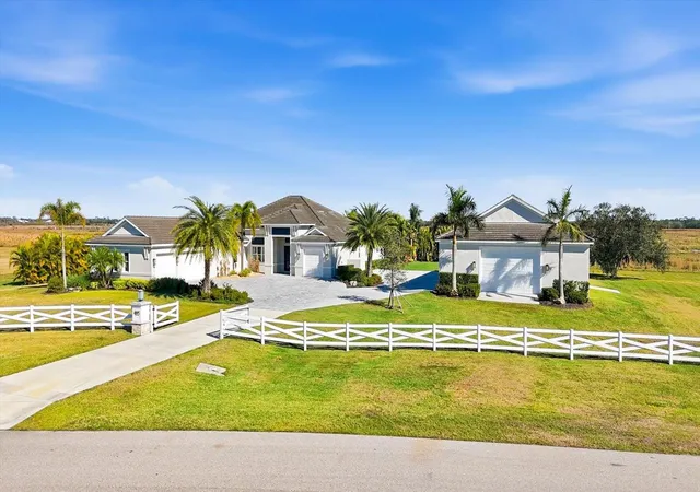 Photo 1 of Single family home for sale at 3467 Compound Ct, Sarasota, FL 34240 | MLS# A4695665 | Listing updated on 2026-08-26