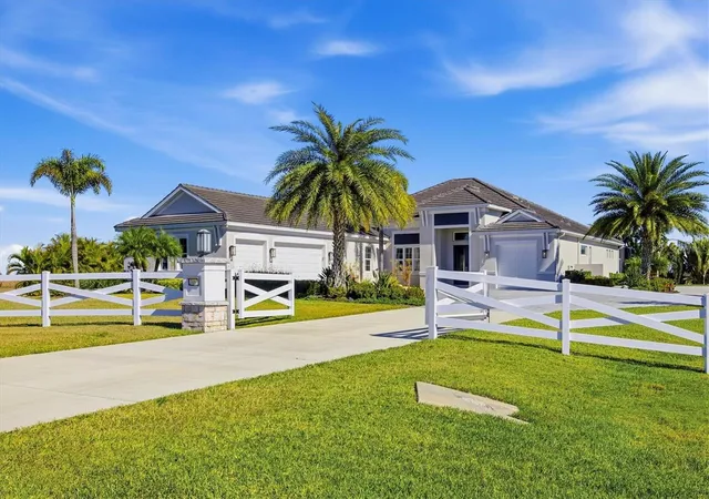 Photo 2 of Single family home for sale at 3467 Compound Ct, Sarasota, FL 34240 | MLS# A4695665 | Listing updated on 2026-08-26