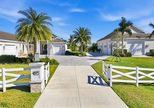 Photo 3 of Single family home for sale at 3467 Compound Ct, Sarasota, FL 34240 | MLS# A4695665 | Listing updated on 2026-08-26
