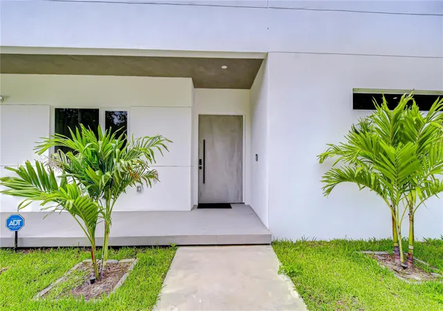 Photo 2 of Single family home for sale at 6805 New York Dr, Tampa, FL 33619 | MLS# TB8514827 | Listing updated on 2026-07-22