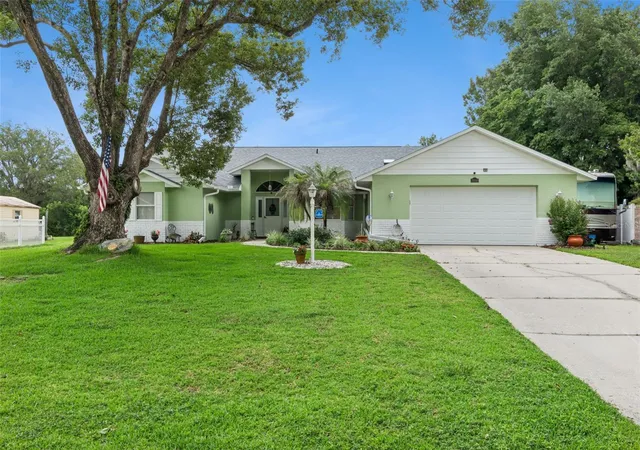 Homes for sale in Tavares, FL | 28646 Tammi Dr, Tavares, FL 32778 | MLS# O6413000