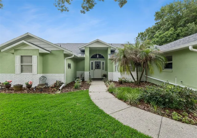 Homes for sale in Tavares, FL | 28646 Tammi Dr, Tavares, FL 32778 | MLS# O6413000
