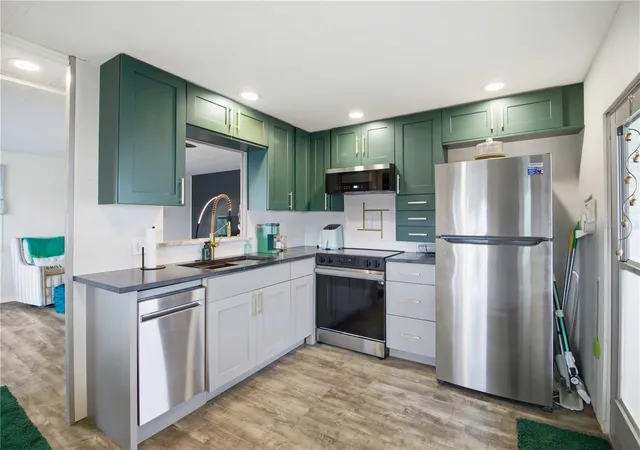 3rd image of 5402 Chateau Ln, Bradenton, FL 34207 | MLS# D6147675