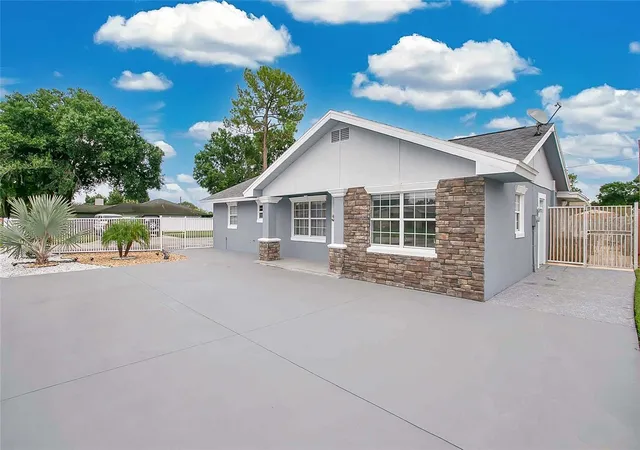 2nd image of 614 Sidney Cir, Winter Haven, FL 33880 | MLS# O6413011