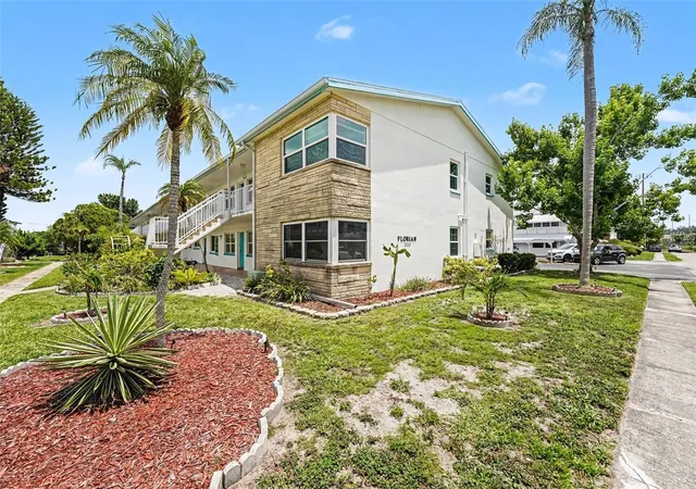 Homes for sale in St Petersburg, FL | 5855 18th Street, St Petersburg, FL 33714 | Houzeo
