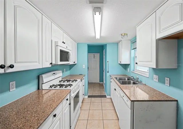 Photo 3 of Condo for sale at 5855 18th Street N #1, Saint Petersburg, FL 33714 | MLS# TB8514844 | Listing updated on 2026-09-14