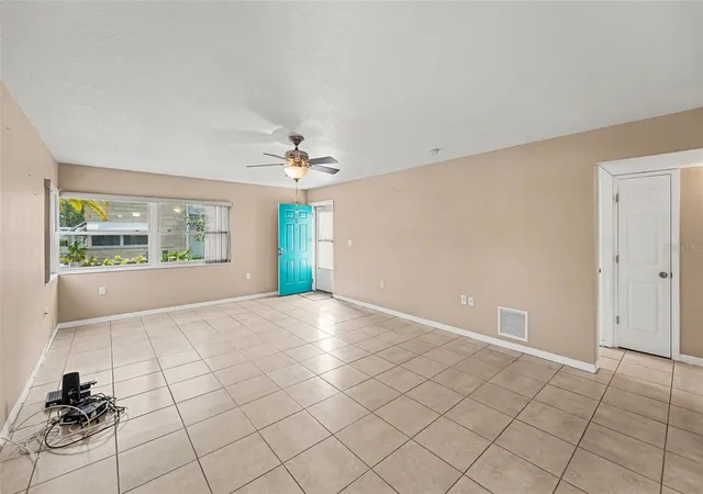 Photo 4 of Condo for sale at 5855 18th Street N #1, Saint Petersburg, FL 33714 | MLS# TB8514844 | Listing updated on 2026-09-14