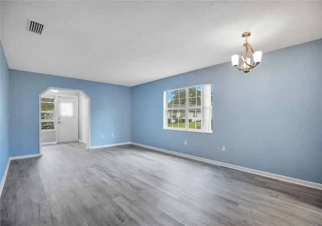 5th image of 239 N Hl Ave, DELAND, FL 32724