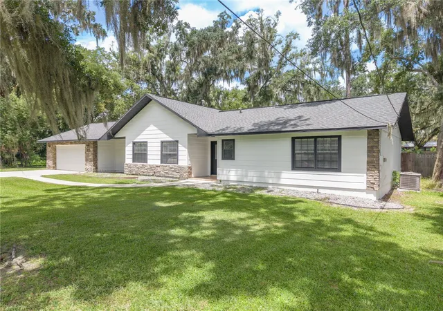 Photo 2 of Single family home for sale at 645 Se 21st Place, Ocala, FL 34471 | MLS# OM725860 | Listing updated on 2026-09-02