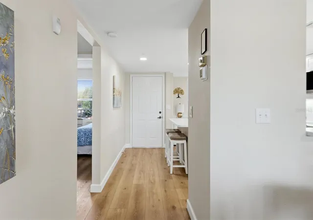 Listing Photo 5 - Condo for sale in building located at 9320 Clubside Cir, Sarasota, FL 34238 - Unit #2209