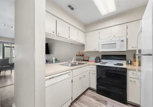 Homes for sale in Gainesville, FL | 2635 Sw 35Th Pl #307, Gainesville, FL 32608 | MLS# TB8514871