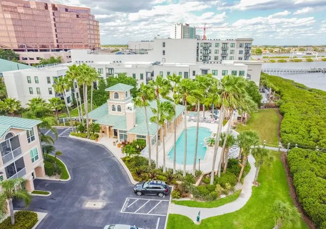 3rd image of 4304 Bay Clb Cir, TAMPA, FL 33607
