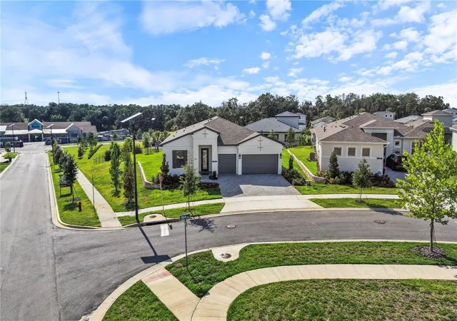 3rd image of 442 Turin Wy, Lady Lake, FL 32159 | MLS# W7886348