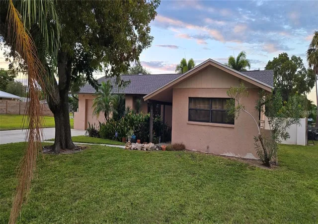 Photo 1 of Single family home for sale at 1031 Averly St, FORT MYERS, FL 33919 | MLS# TB8514878 | Listing updated on 2026-10-06