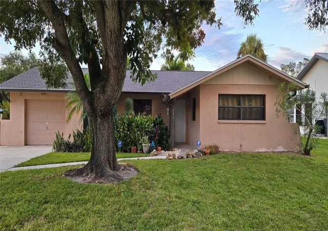 Photo 2 of Single family home for sale at 1031 Averly St, FORT MYERS, FL 33919 | MLS# TB8514878 | Listing updated on 2026-10-06