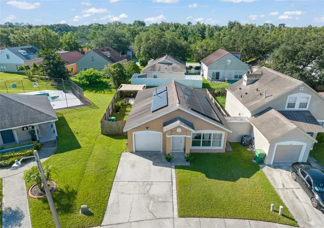 Photo 3 of Single family home for sale at 338 Windford Ct, Winter Garden, FL 34787 | MLS# O6413058 | Listing updated on 2026-08-24