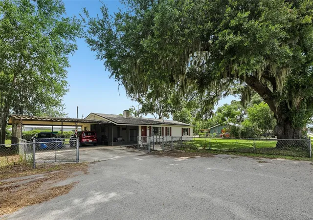 Homes for sale in Bushnell, FL | 1109 W C 48, Bushnell, FL 33513 | MLS# G5113223
