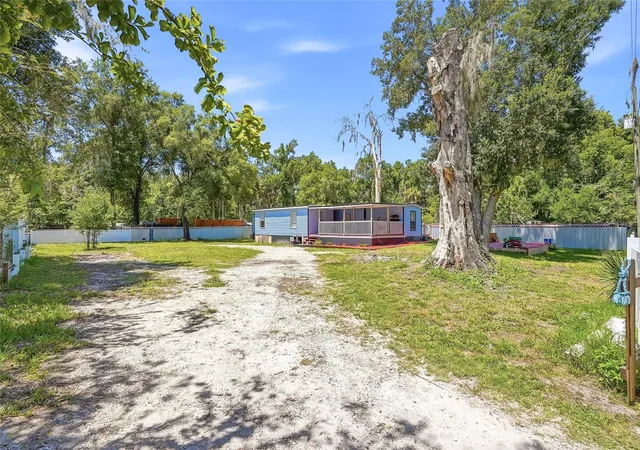 Photo 2 of Manufactured home for sale at 911 Marjorie Ave, Brandon, FL 33511 | MLS# TB8514898 | Listing updated on 2026-07-07
