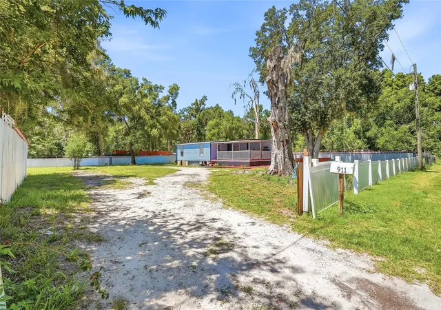 Photo 3 of Manufactured home for sale at 911 Marjorie Ave, Brandon, FL 33511 | MLS# TB8514898 | Listing updated on 2026-07-07