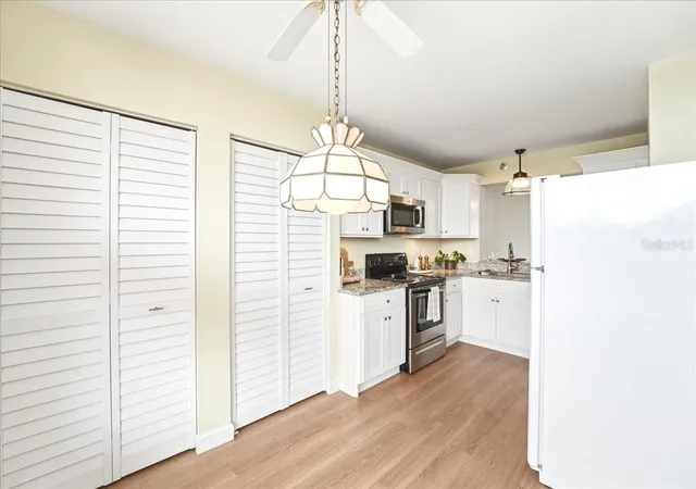 4th image of 4550 Pinebrook Cir #506, Bradenton, FL 34209 | MLS# A4695709