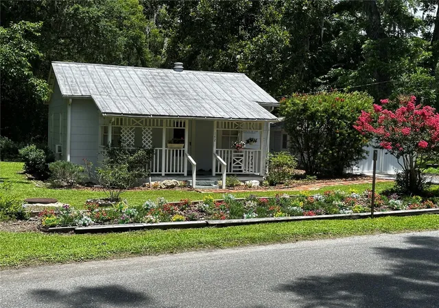 Homes for sale in Williston, FL | 142 Nw 2nd Ave, Williston, FL 32696 | MLS# OM725875