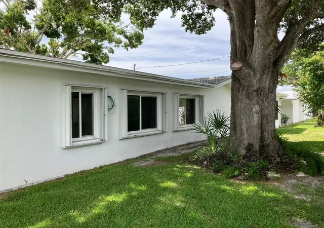 24th image of 10186 45th Wy N, Pinellas Park, FL 33782 | MLS# TB8514920