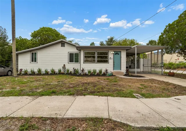 Photo 1 of Single family home for sale at 1004 Washington Ave, Largo, FL 33770 | MLS# TB8514922 | Listing updated on 2026-10-01