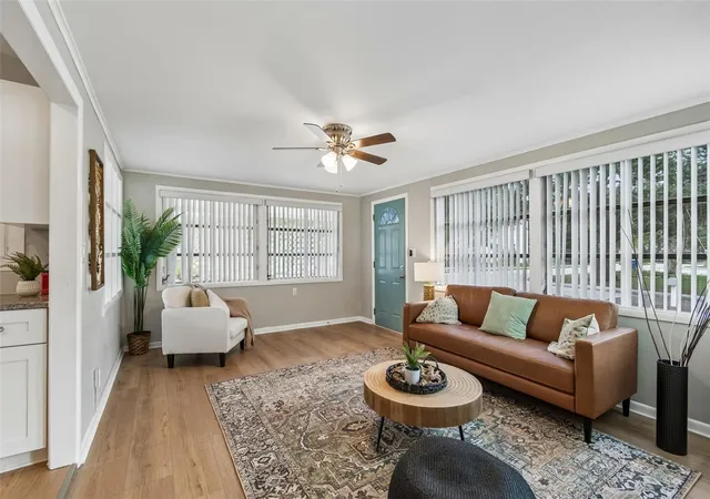 Photo 4 of Single family home for sale at 1004 Washington Ave, Largo, FL 33770 | MLS# TB8514922 | Listing updated on 2026-10-01