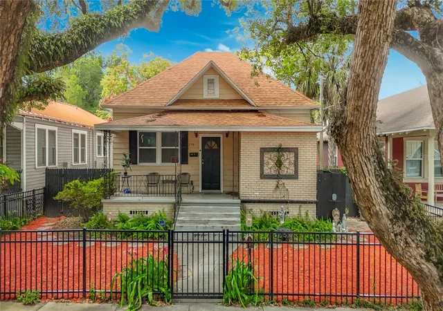 Photo 1 of Single family home for sale at 2708 N Jefferson St, Tampa, FL 33602 | MLS# TB8514925 | Listing updated on 2026-09-15