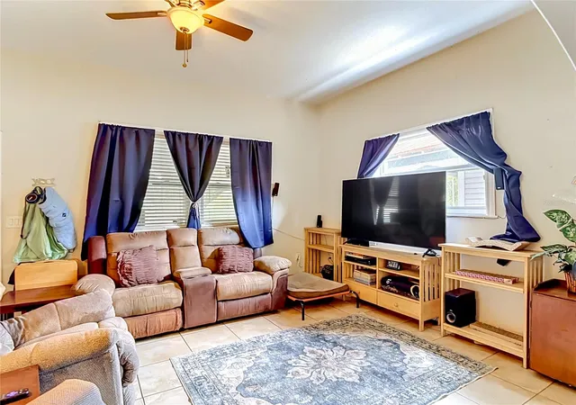 Photo 4 of Single family home for sale at 2708 N Jefferson St, Tampa, FL 33602 | MLS# TB8514925 | Listing updated on 2026-09-15