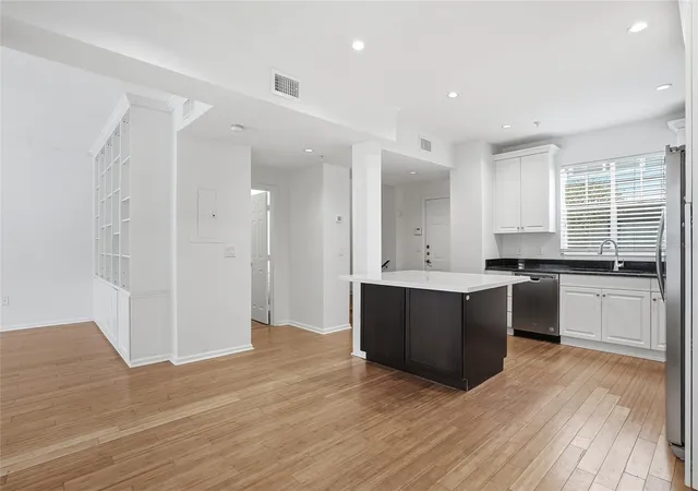 Photo 2 of Condo for sale at 809 S Oregon Ave #B, Tampa, FL 33606 | MLS# TB8514933 | Listing updated on 2026-10-09