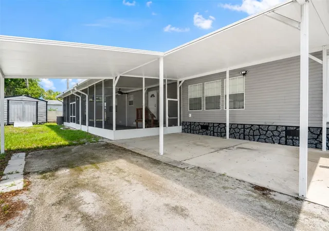 5th image of 35201 Forest Lake Rd, Leesburg, FL 34788 | MLS# O6413121