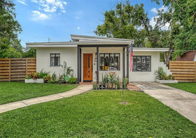 Photo 1 of Single family home for sale at 1301 6th Street W, Palmetto, FL 34221 | MLS# A4695727 | Listing updated on 2026-09-23
