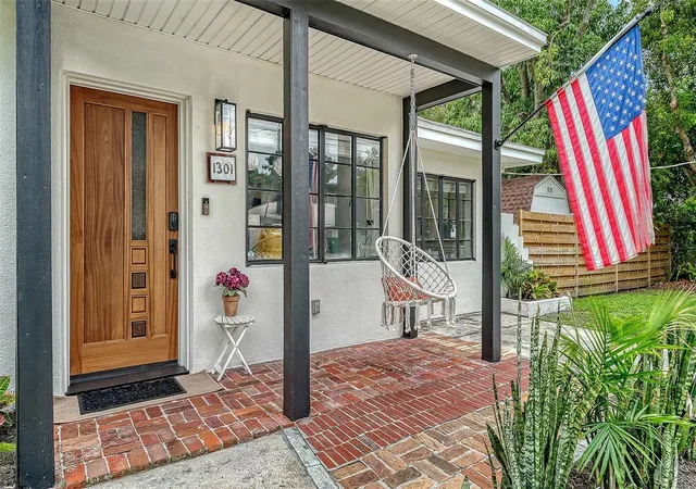 Photo 3 of Single family home for sale at 1301 6th Street W, Palmetto, FL 34221 | MLS# A4695727 | Listing updated on 2026-09-23
