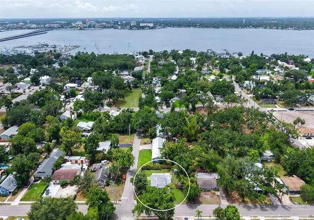 Photo 3 of Single family home for sale at 1301 6th Street W, Palmetto, FL 34221 | MLS# A4695727 | Listing updated on 2026-09-23