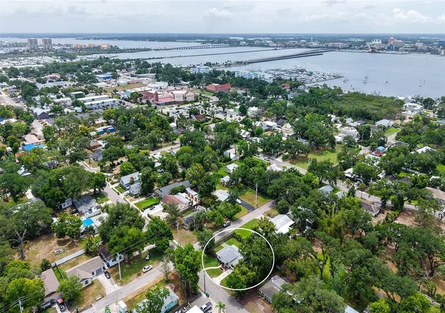 Photo 4 of Single family home for sale at 1301 6th Street W, Palmetto, FL 34221 | MLS# A4695727 | Listing updated on 2026-09-23