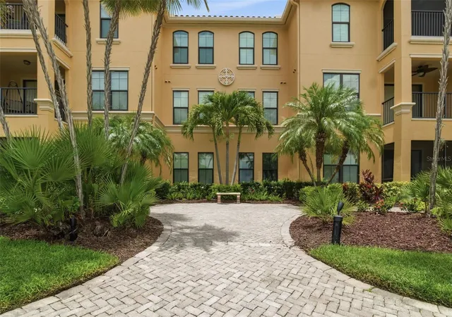 Listing Photo 1 - Condo for sale in building located at 2739 Via Capri, Clearwater, FL 33764 - Unit #1014